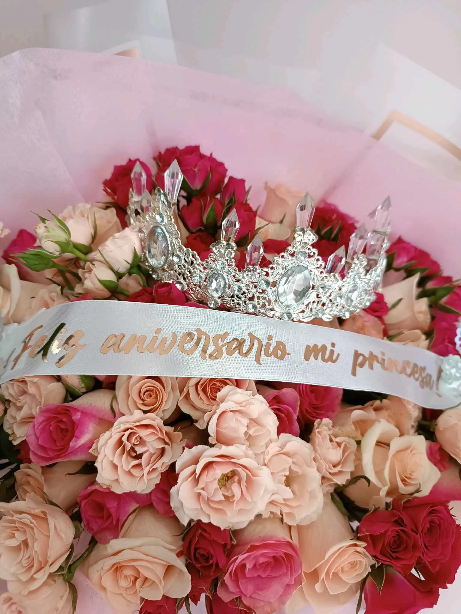 Ramo buchon de rosas y mini rosas large