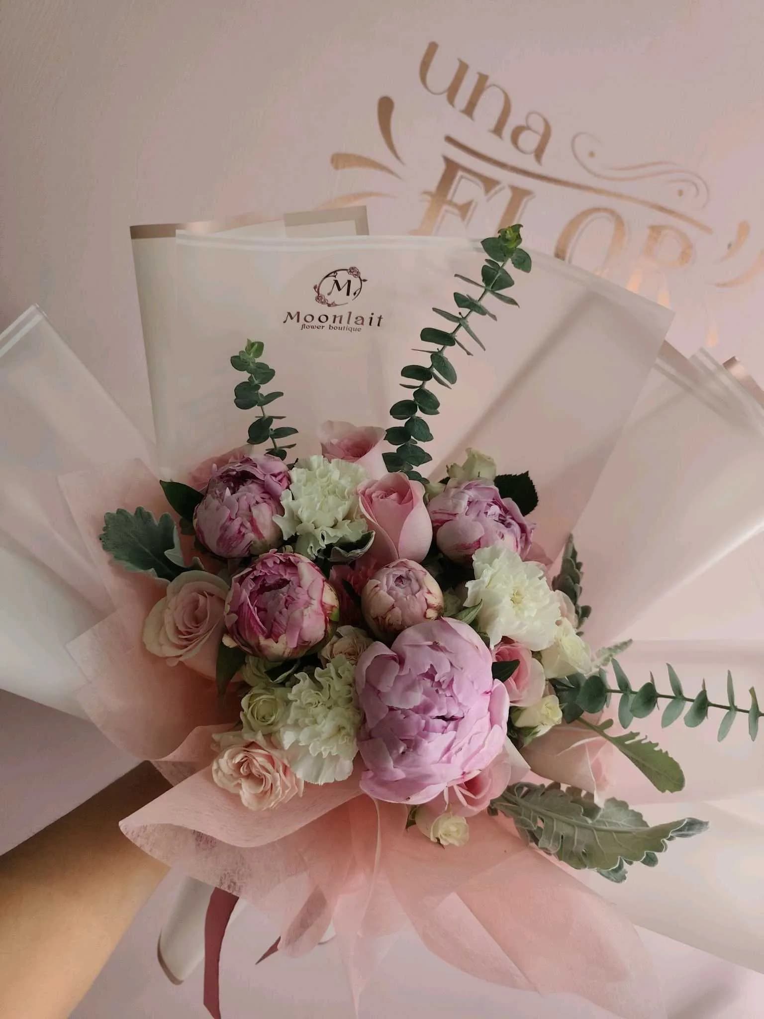 Bouquet de 5 peonias