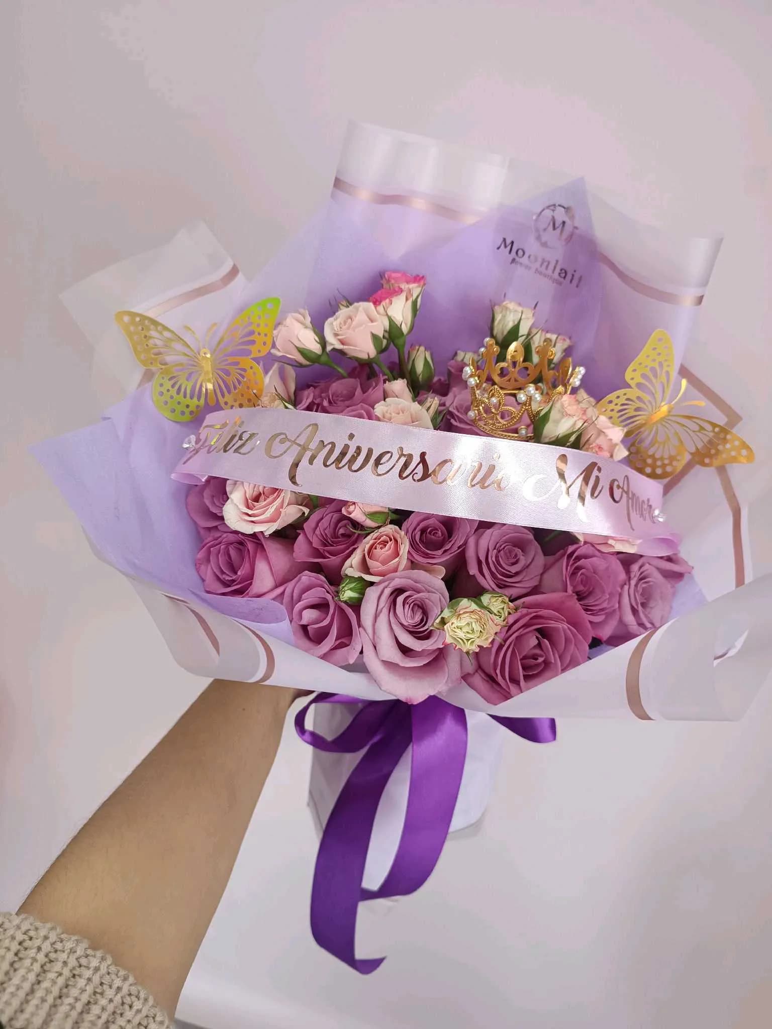 Buchon de Rosas y mini rosas mediano