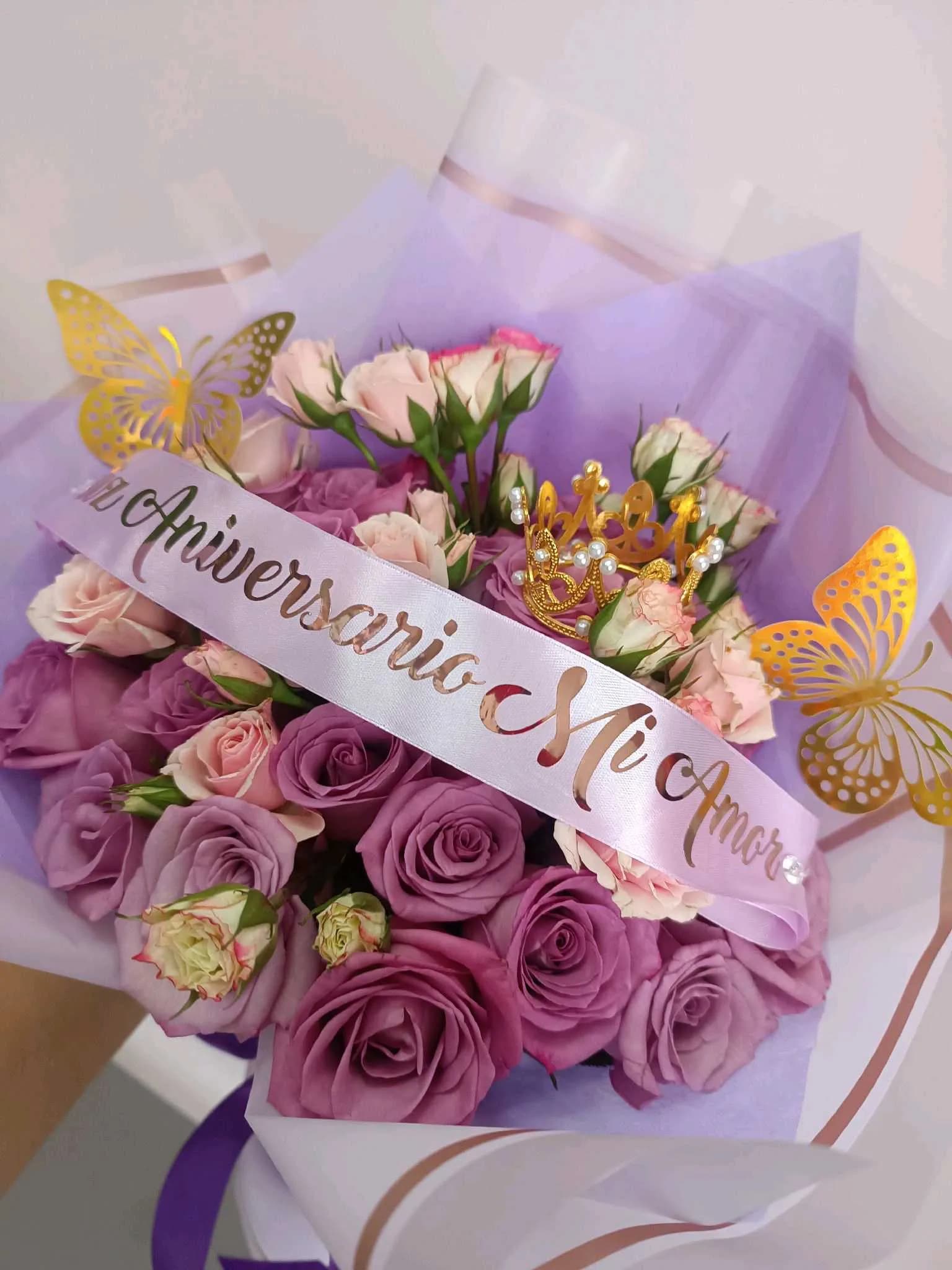 Buchon de Rosas y mini rosas mediano