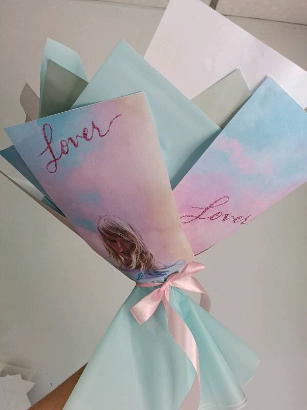 Bouquet Lover Taylor Swift